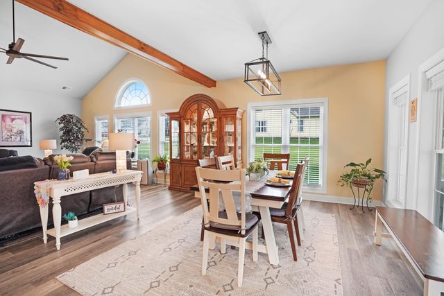 1058 Eagle Crest LN, Moneta, VA 24121