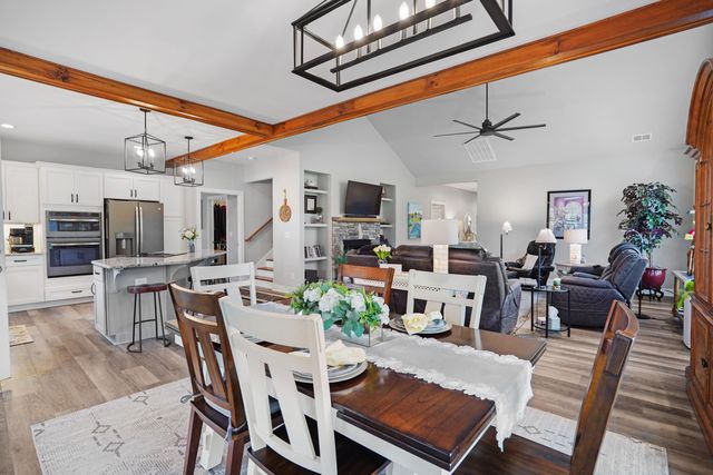 1058 Eagle Crest LN, Moneta, VA 24121