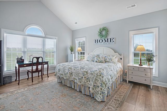 1058 Eagle Crest LN, Moneta, VA 24121