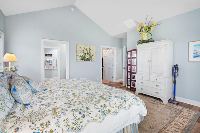 1058 Eagle Crest LN, Moneta, VA 24121