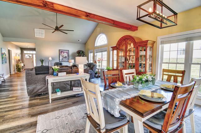 1058 Eagle Crest LN, Moneta, VA 24121