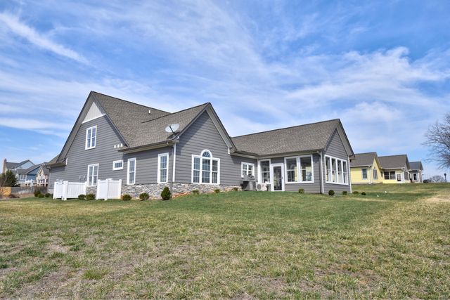 1058 Eagle Crest LN, Moneta, VA 24121