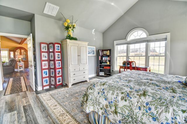 1058 Eagle Crest LN, Moneta, VA 24121