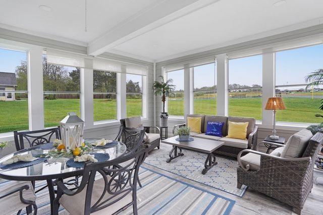 1058 Eagle Crest LN, Moneta, VA 24121