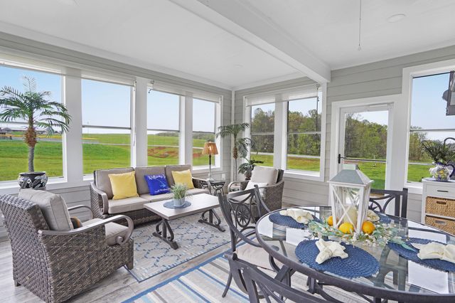 1058 Eagle Crest LN, Moneta, VA 24121