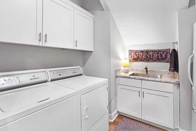 1058 Eagle Crest LN, Moneta, VA 24121