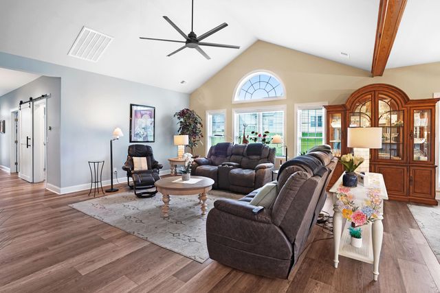 1058 Eagle Crest LN, Moneta, VA 24121