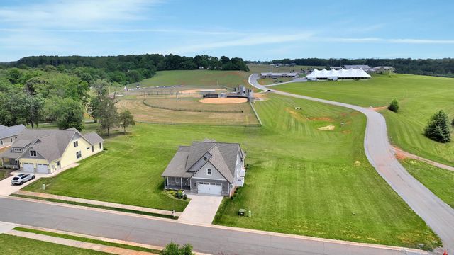 1058 Eagle Crest LN, Moneta, VA 24121