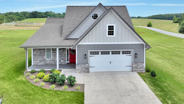 1058 Eagle Crest LN, Moneta, VA 24121