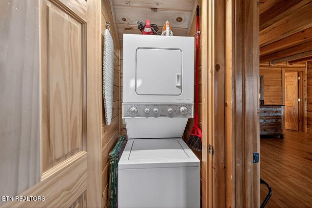 1949 Cougar Crossing Way, Sevierville, TN 37876