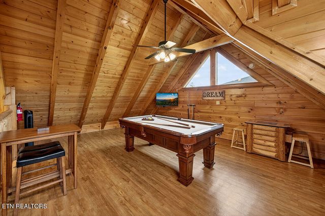 1949 Cougar Crossing Way, Sevierville, TN 37876