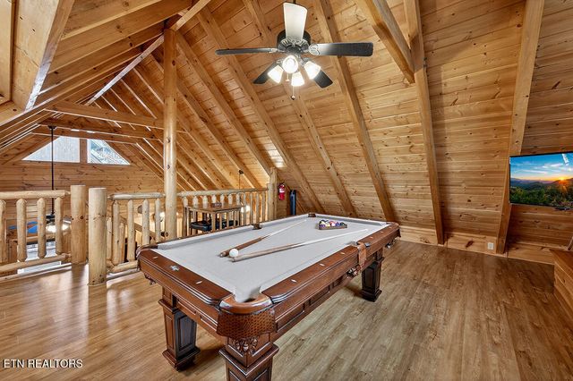 1949 Cougar Crossing Way, Sevierville, TN 37876