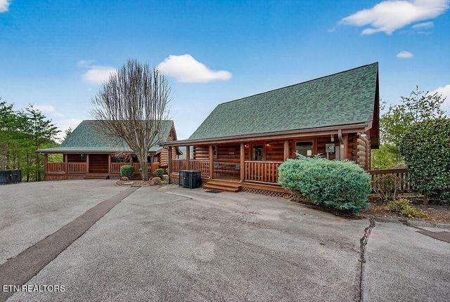 1949 Cougar Crossing Way, Sevierville, TN 37876