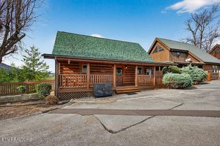 1949 Cougar Crossing Way, Sevierville, TN 37876