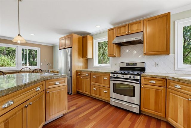 16067 Langley Pl, Grass Valley, CA 95946