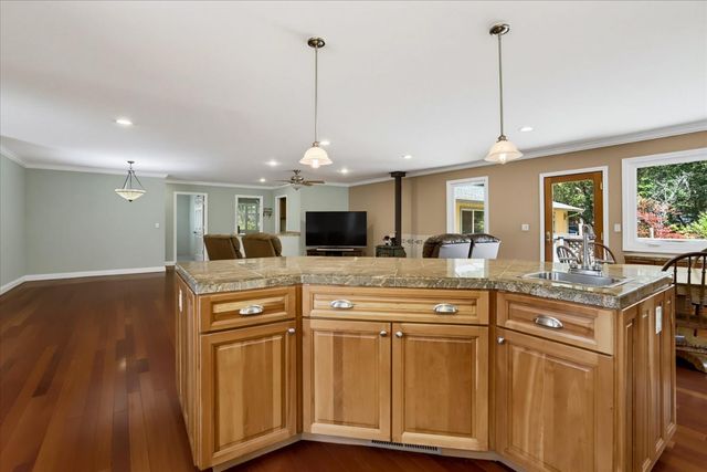 16067 Langley Pl, Grass Valley, CA 95946