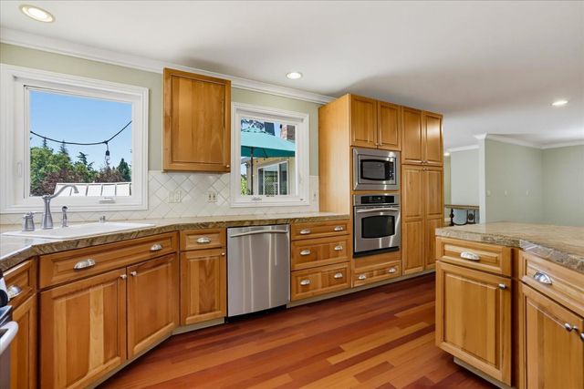 16067 Langley Pl, Grass Valley, CA 95946