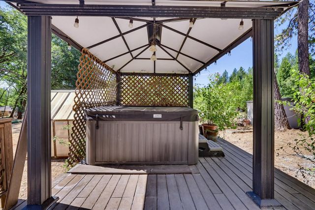 16067 Langley Pl, Grass Valley, CA 95946