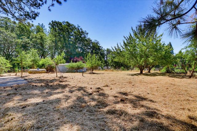 16067 Langley Pl, Grass Valley, CA 95946
