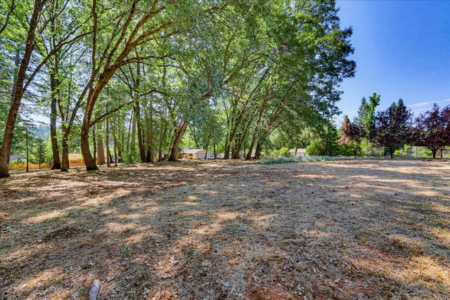 16067 Langley Pl, Grass Valley, CA 95946