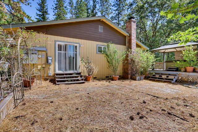 16067 Langley Pl, Grass Valley, CA 95946