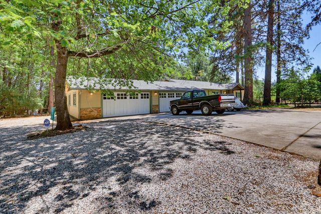 16067 Langley Pl, Grass Valley, CA 95946