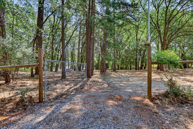 16067 Langley Pl, Grass Valley, CA 95946