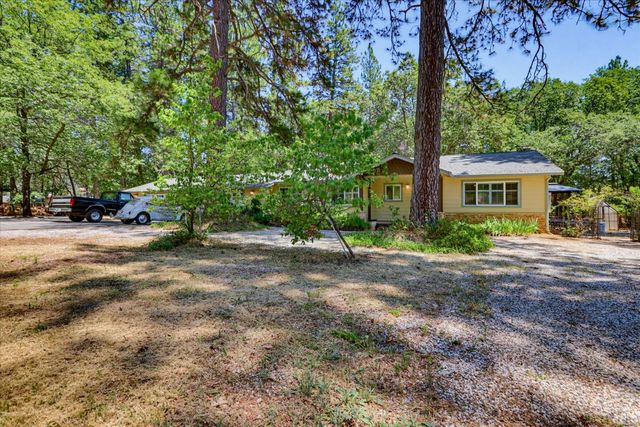 16067 Langley Pl, Grass Valley, CA 95946