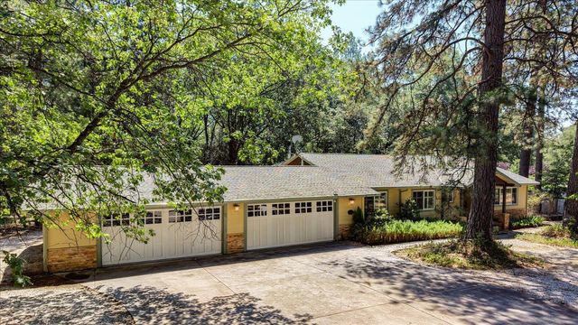 16067 Langley Pl, Grass Valley, CA 95946