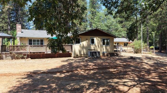 16067 Langley Pl, Grass Valley, CA 95946