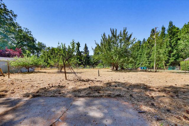 16067 Langley Pl, Grass Valley, CA 95946