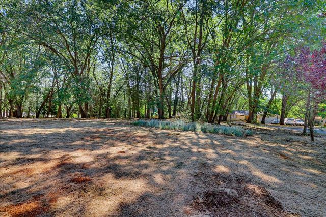 16067 Langley Pl, Grass Valley, CA 95946