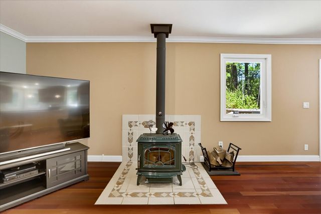 16067 Langley Pl, Grass Valley, CA 95946
