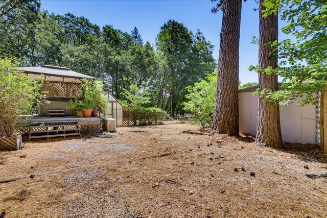 16067 Langley Pl, Grass Valley, CA 95946