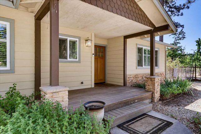 16067 Langley Pl, Grass Valley, CA 95946