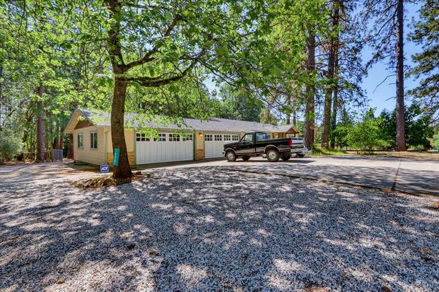 16067 Langley Pl, Grass Valley, CA 95946