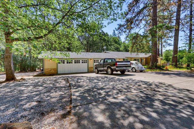 16067 Langley Pl, Grass Valley, CA 95946