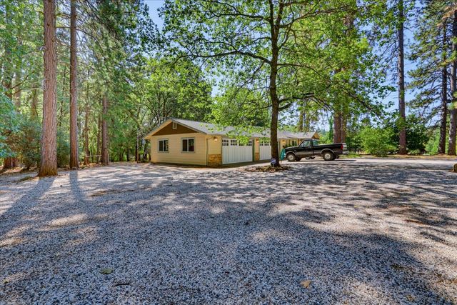 16067 Langley Pl, Grass Valley, CA 95946