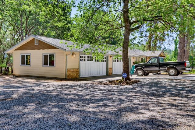 16067 Langley Pl, Grass Valley, CA 95946