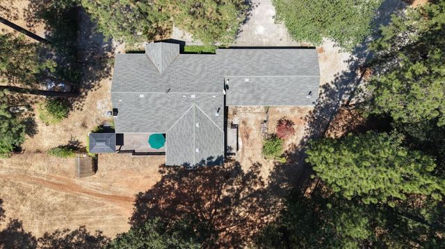 16067 Langley Pl, Grass Valley, CA 95946