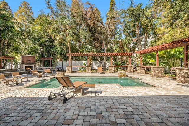 5701 S MACDILL AVENUE, Tampa, FL 33611