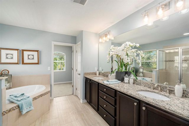 5701 S MACDILL AVENUE, Tampa, FL 33611