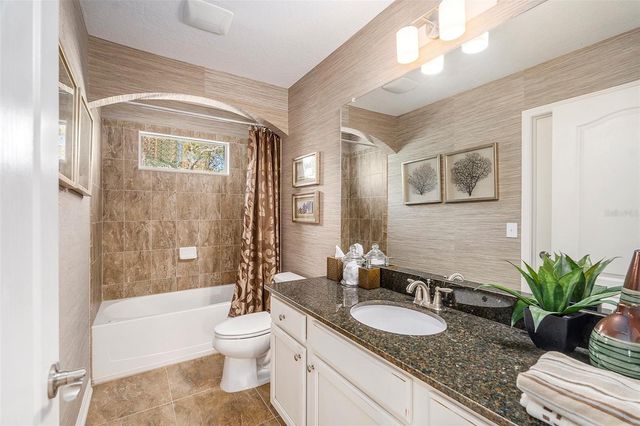 5701 S MACDILL AVENUE, Tampa, FL 33611