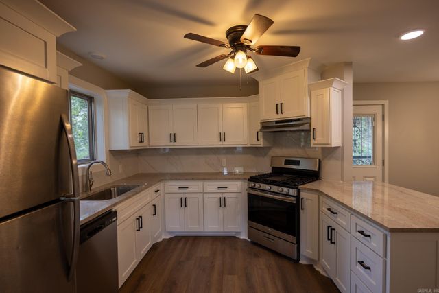 8 Brookridge Cove, Little Rock, AR 72205