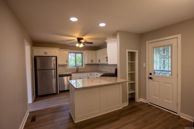 8 Brookridge Cove, Little Rock, AR 72205