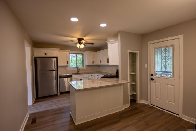 8 Brookridge Cove, Little Rock, AR 72205
