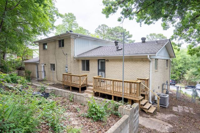 8 Brookridge Cove, Little Rock, AR 72205