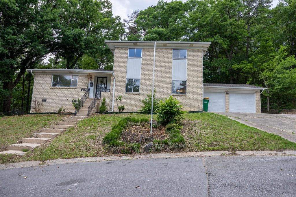 8 Brookridge Cove, Little Rock, AR 72205