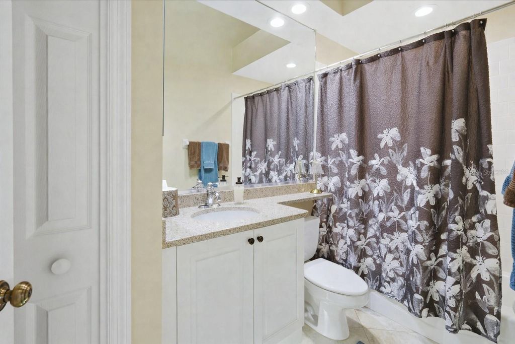 Image 19 of property listing at 7623 WHITEBRIDGE GLEN, University Park, FL 34201