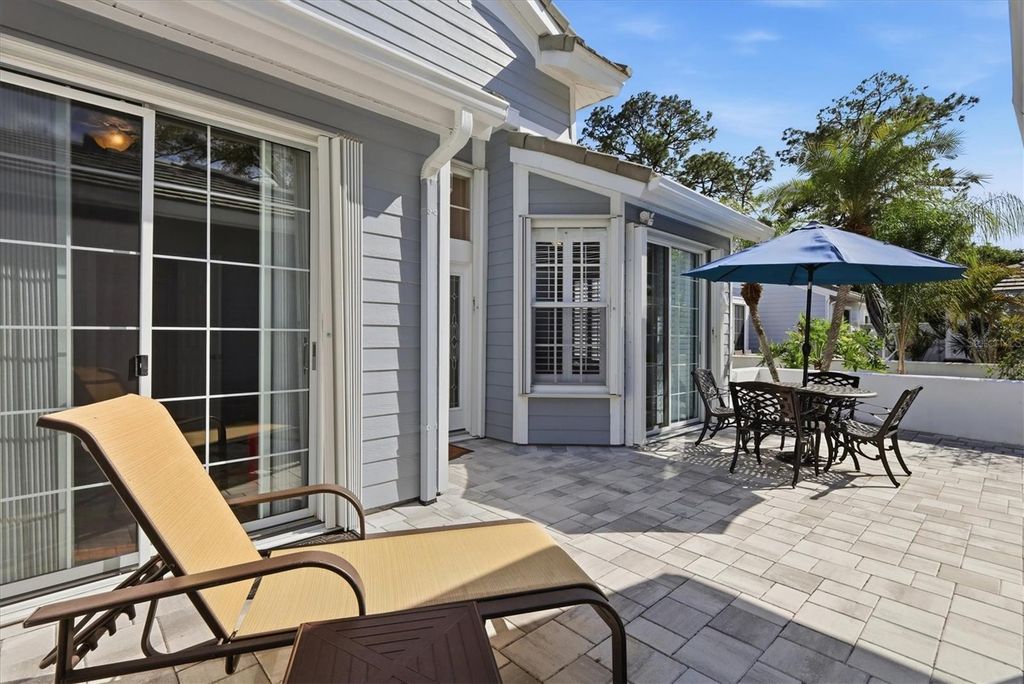 Image 5 of property listing at 7623 WHITEBRIDGE GLEN, University Park, FL 34201